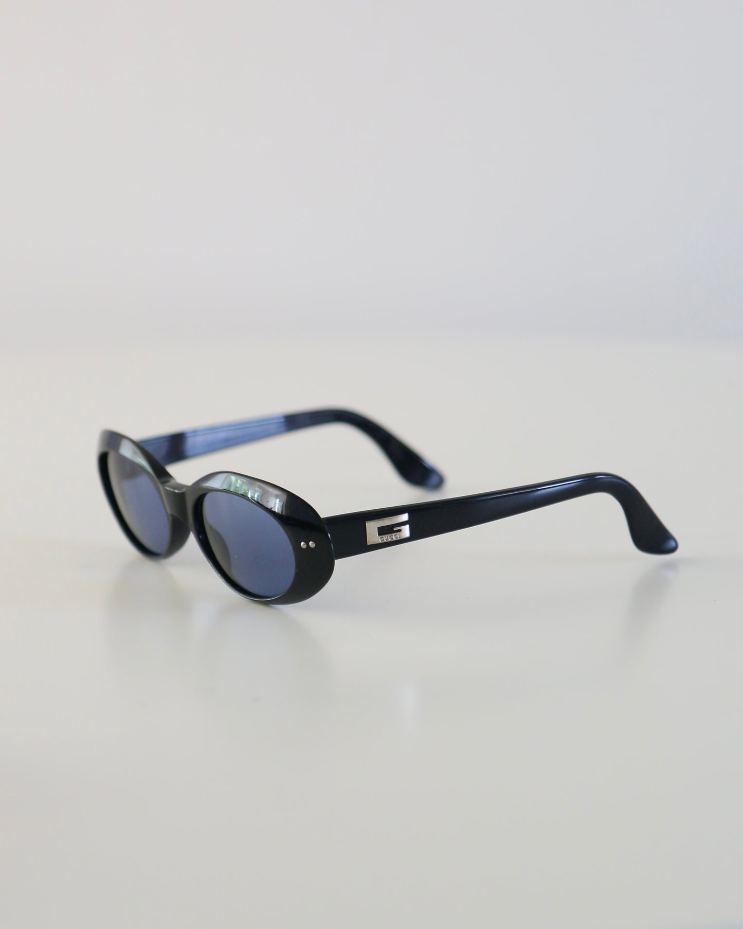Gucci Black Round Sunglasses