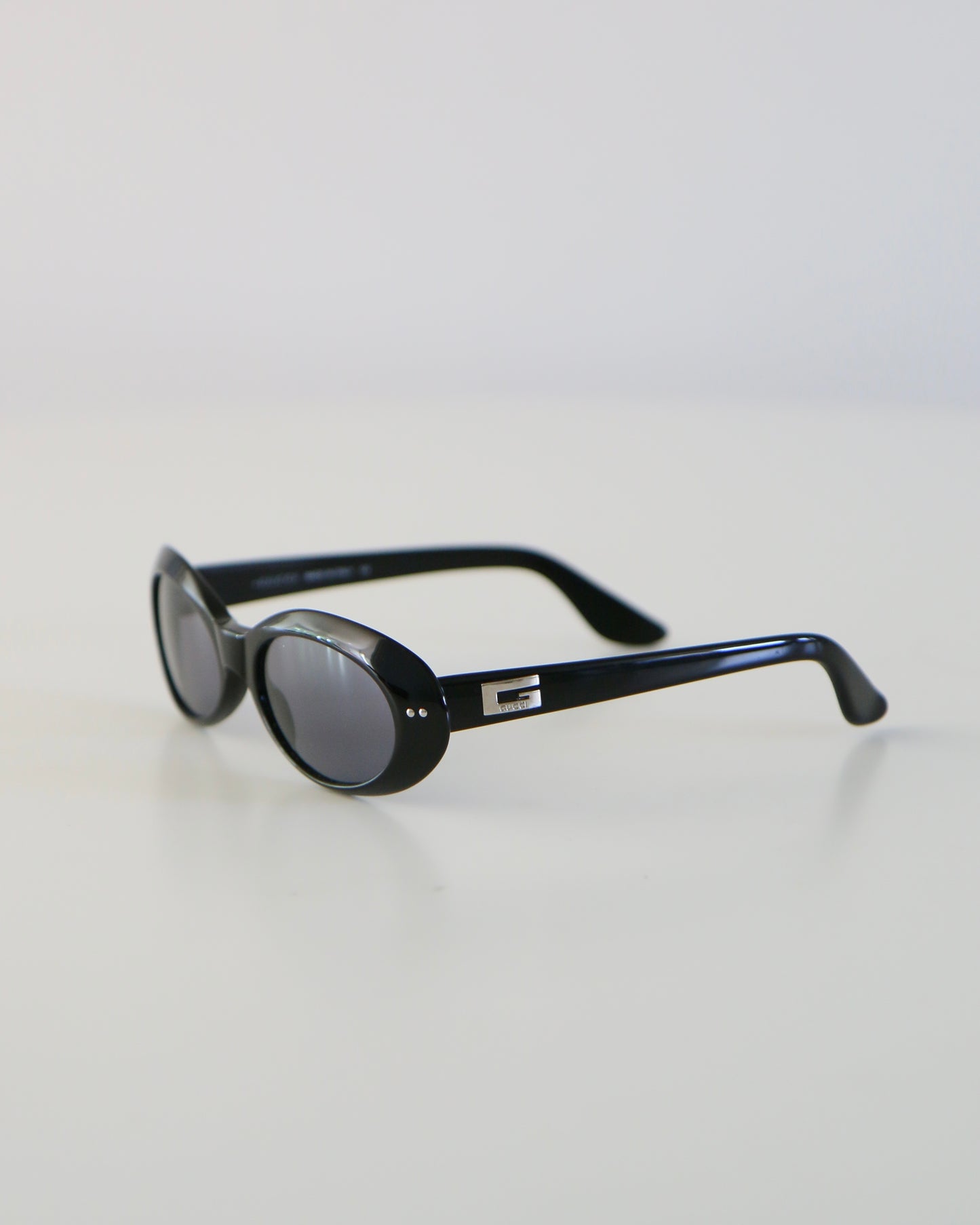 Gucci Black Round Sunglasses
