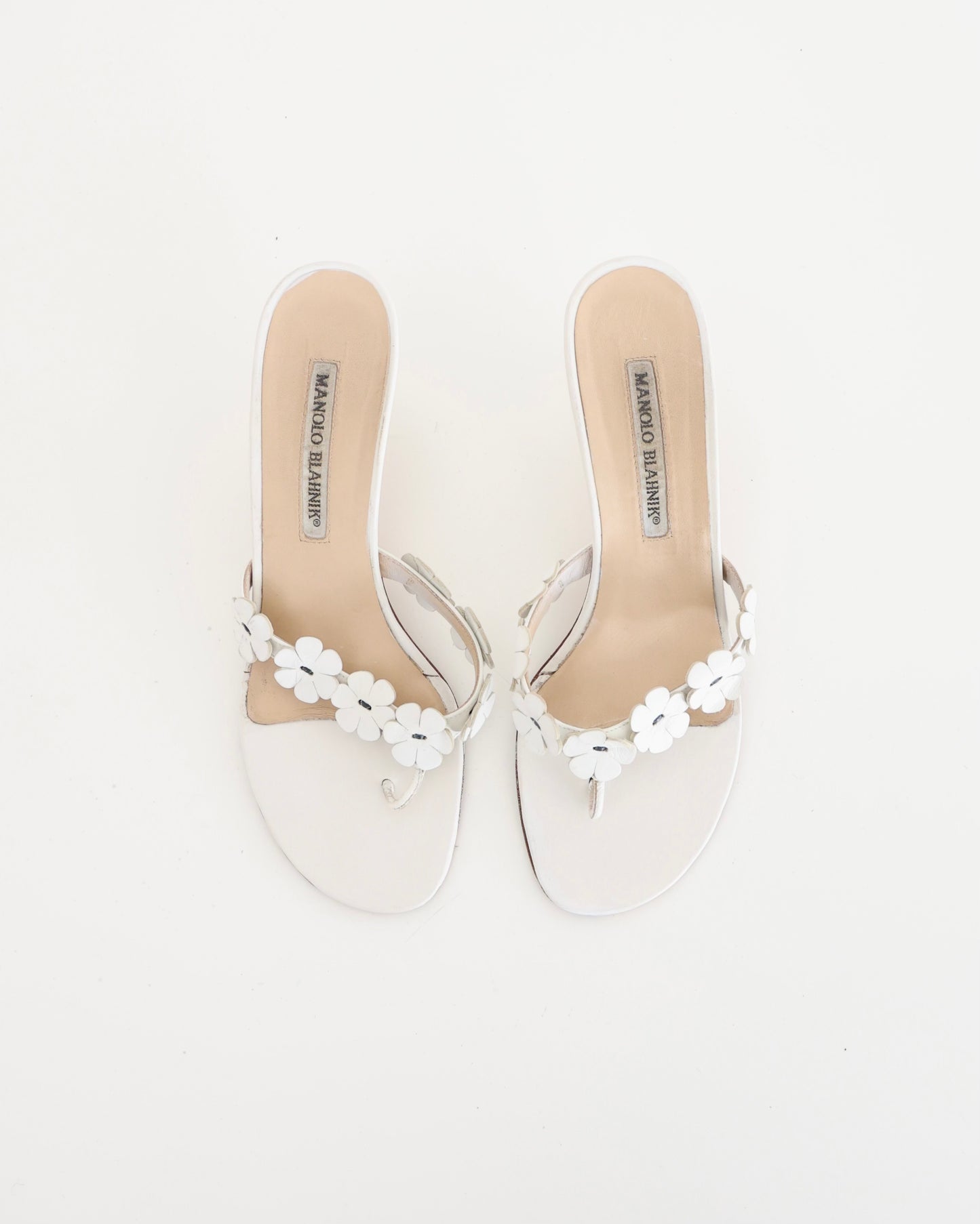 Manolo Blahnik White Flower Kitten Heels